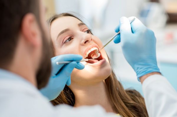 ¿Qué es la odontología conservadora? Descubre los beneficios en Garantía Dental, tu clínica dental en Madrid